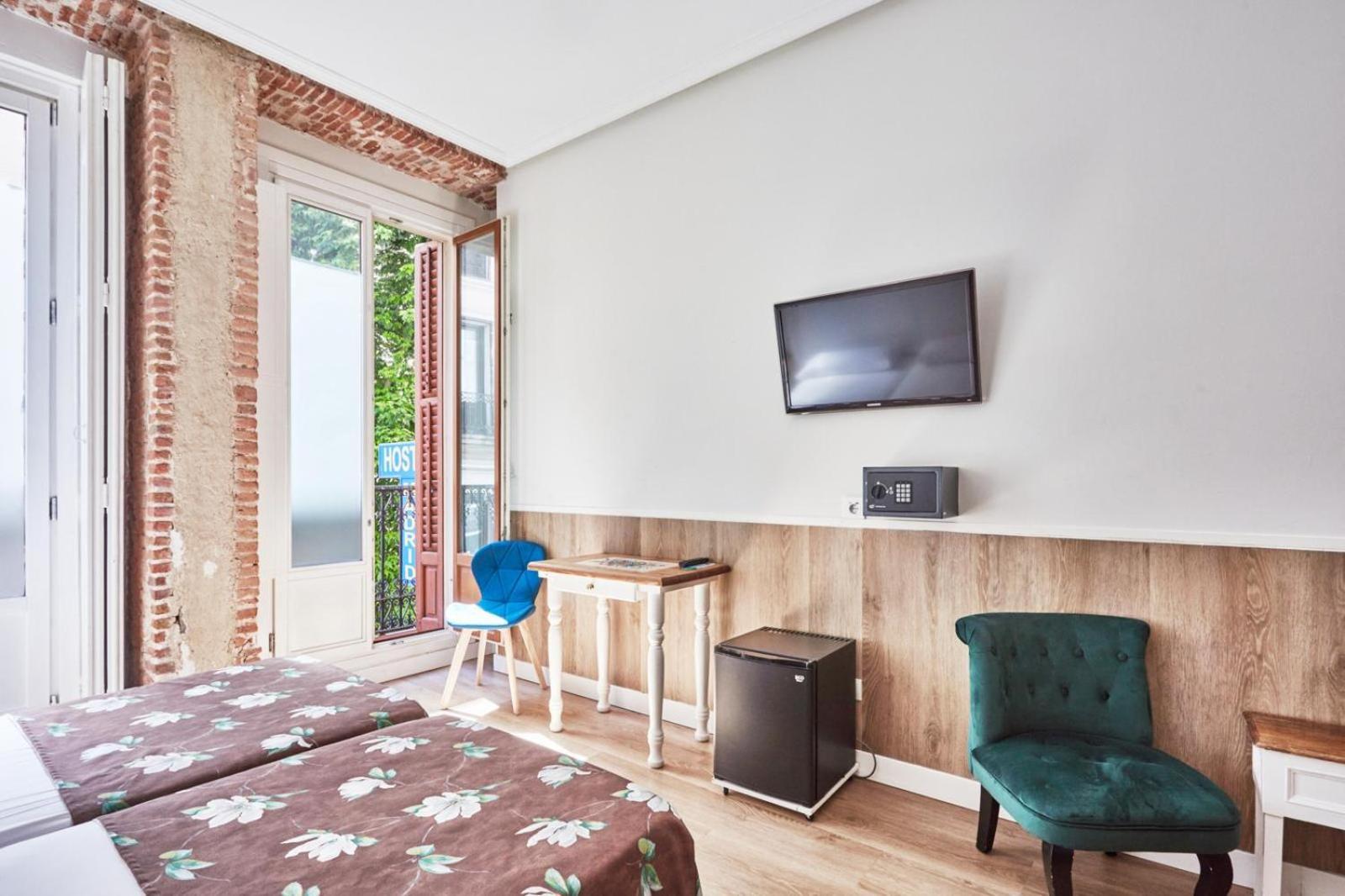 Habitación Triple con vistas a la calle
